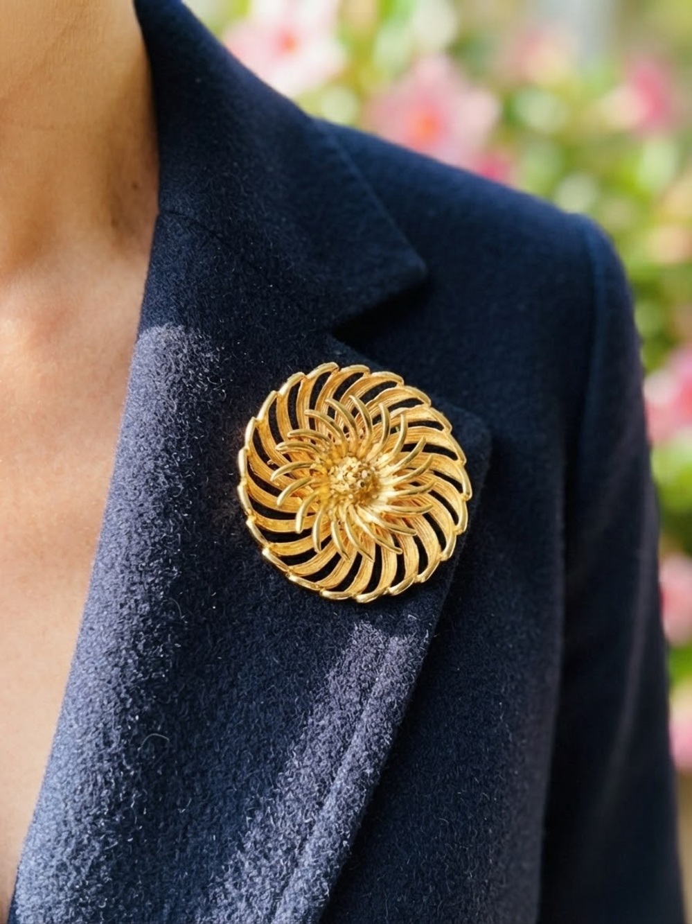 Vintage Style Gold Tone Spiral Flower Brooch Pin, Openwork Pinwheel